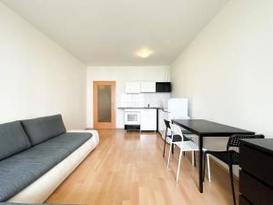 Pronájem bytu 1+kk, Praha - Zličín, Milotická, 30 m2
