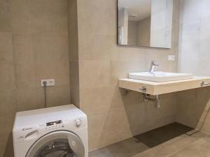 Pronájem bytu 2+kk, Praha - Bubeneč, Národní obrany, 80 m2