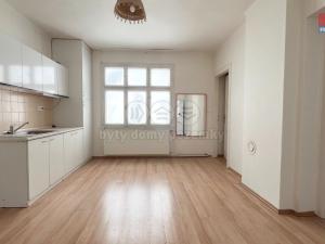 Pronájem bytu 2+1, Fryšták, náměstí Míru, 84 m2