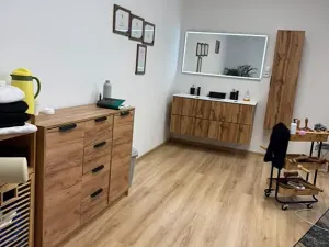 Pronájem obchodního prostoru, Znojmo, náměstí Svobody, 29 m2