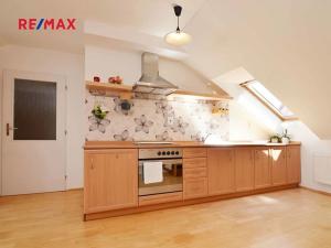 Pronájem bytu 1+kk, Praha - Lysolaje, Sídlištní, 45 m2