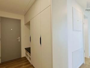 Pronájem bytu 2+kk, Brno, Bystrcká, 68 m2