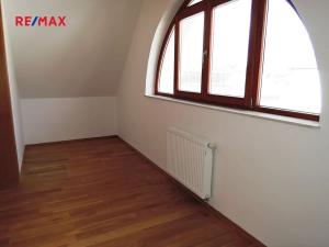 Pronájem rodinného domu, Beroun, Školní nám., 280 m2