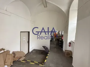 Prodej obchodního prostoru, Jindřichův Hradec, nám. Míru, 1200 m2