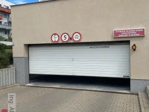 Pronájem garážového stání, Praha - Horní Měcholupy, Hornoměcholupská, 15 m2
