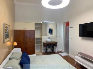 Pronájem bytu 1+1, Praha - Nové Město, Hálkova, 33 m2