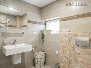 Prodej ubytování, Hlohovec, Hlavní, 200 m2