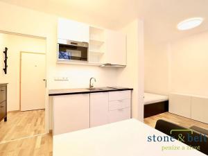 Pronájem bytu 1+kk, Praha - Vysočany, U Lidového domu, 22 m2