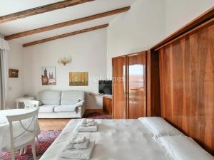 Pronájem bytu 1+kk, Praha - Vinohrady, Italská, 49 m2