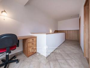 Prodej rodinného domu, Chvaletice, Budovatelů, 350 m2