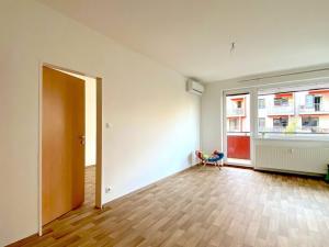 Pronájem bytu 2+kk, Praha - Vysočany, Pod Harfou, 47 m2