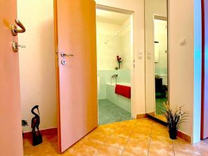 Pronájem bytu 2+kk, Praha - Vysočany, Pod Harfou, 47 m2
