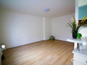 Pronájem bytu 2+kk, Praha - Záběhlice, Trenčínská, 48 m2