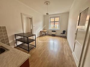 Pronájem bytu 2+kk, Praha - Vysočany, Špitálská, 57 m2
