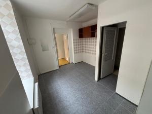 Pronájem obchodního prostoru, Kladno, Komenského, 13 m2