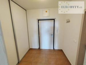 Pronájem bytu 1+kk, Praha - Letňany, Škrábkových, 43 m2