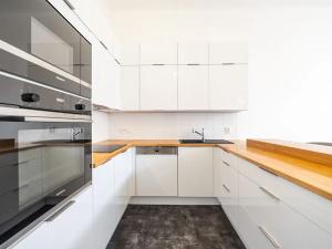 Prodej bytu 3+1, Praha - Smíchov, Zborovská, 100 m2