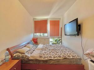 Pronájem bytu 2+kk, Praha - Hlubočepy, Voskovcova, 45 m2