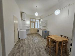 Pronájem bytu 2+kk, Praha - Nové Město, Žitná, 50 m2