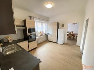 Pronájem rodinného domu, Holubice, Na Čapáku, 165 m2
