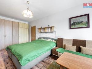 Pronájem bytu 2+1, Chomutov, Holešická, 62 m2