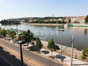 Pronájem bytu 6+kk a větší, Praha - Nové Město, Rašínovo nábřeží, 200 m2