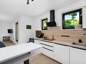 Prodej bytu 2+kk, Brno, Podbělová, 50 m2