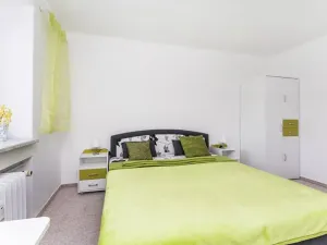 Pronájem bytu 2+1, Hradec Králové, Labská kotlina, 55 m2