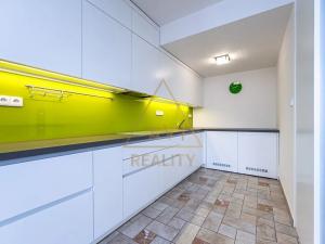 Pronájem bytu 3+1, Praha - Záběhlice, Hyacintová, 100 m2