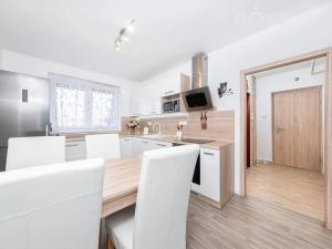 Prodej bytu 2+1, Chvaletice, Dukelská, 52 m2