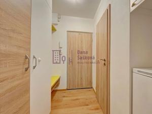 Pronájem bytu 2+kk, Jindřichův Hradec, sídliště Vajgar, 42 m2