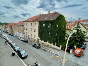 Pronájem bytu 2+kk, Praha - Břevnov, Šlikova, 47 m2