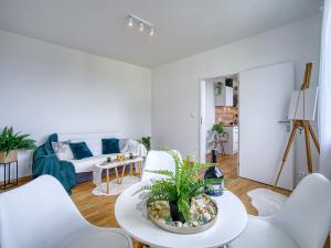 Pronájem bytu 3+1, Chomutov, Vítězslava Nezvala, 65 m2
