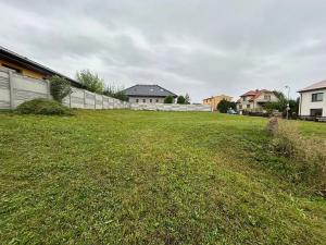 Prodej pozemku pro bydlení, Radim, 688 m2