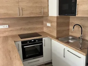 Pronájem bytu 3+kk, Praha - Žižkov, Jeseniova, 57 m2