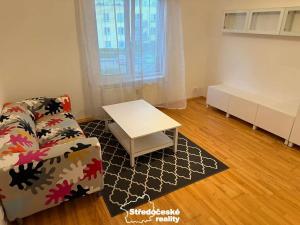 Pronájem bytu 2+kk, Praha - Suchdol, Holubí, 42 m2