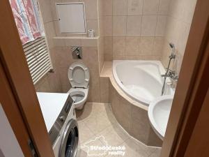 Pronájem bytu 2+kk, Praha - Suchdol, Holubí, 42 m2