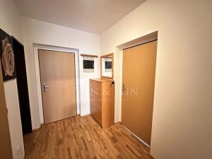 Pronájem bytu 3+kk, Jesenice, V Lázních, 60 m2