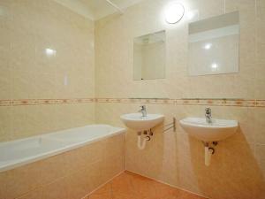 Pronájem rodinného domu, Praha - Řepy, Na Fialce II, 220 m2
