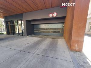 Pronájem garážového stání, Praha - Nusle, Závišova, 18 m2