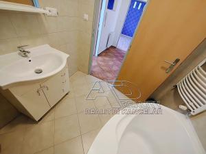 Pronájem bytu 2+1, České Budějovice, Jírovcova, 74 m2