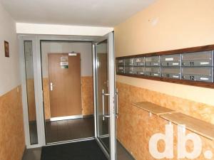 Pronájem bytu 1+1, Karlovy Vary, Nejdlova, 37 m2