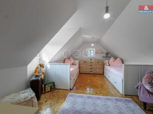 Prodej rodinného domu, Libá, 320 m2