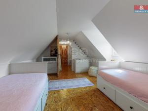 Prodej rodinného domu, Libá, 320 m2