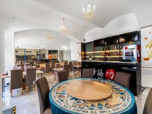 Prodej obchodního prostoru, Praha - Staré Město, Kaprova, 531 m2