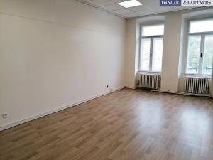 Pronájem kanceláře, Frýdek-Místek, Zámecké nám., 84 m2