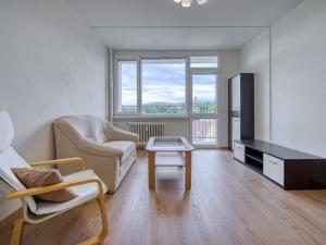 Pronájem bytu 2+1, Chomutov, Bezručova, 55 m2