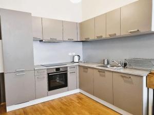 Pronájem bytu 2+kk, Praha - Vinohrady, Rumunská, 57 m2