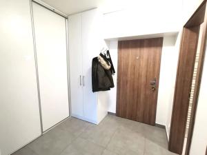 Prodej bytu 2+kk, Praha - Letňany, Frýdecká, 52 m2
