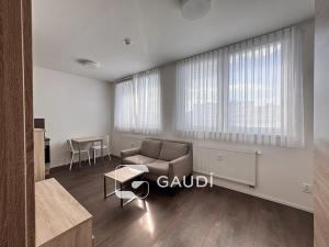Prodej bytu 2+kk, Praha - Hlubočepy, Geologická, 34 m2